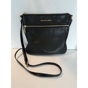 Michael Kors Flat Riley Crossbody Black Leather Zipper Front Bag Pebbled